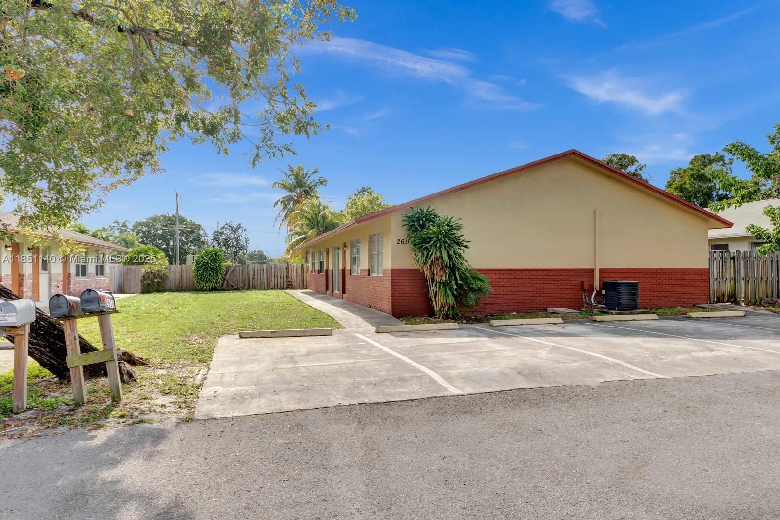 2610 Riverland Dr