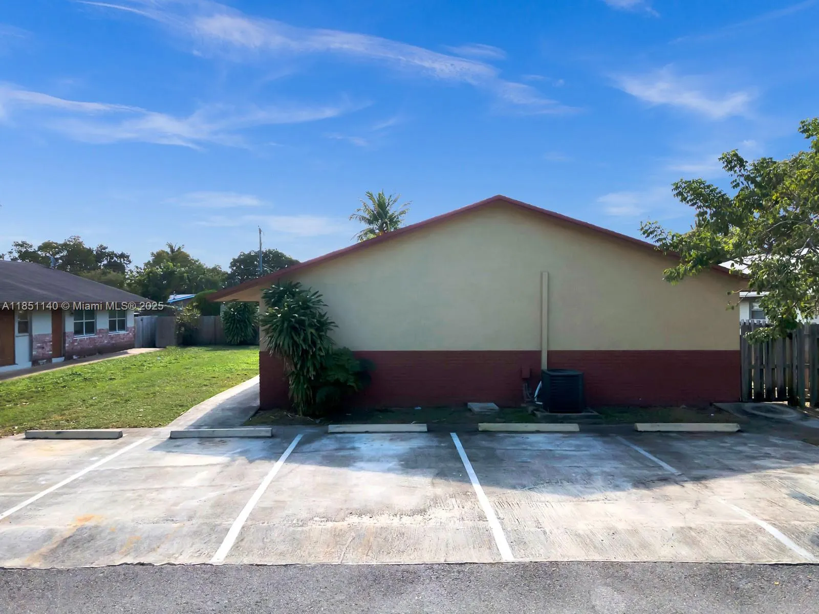 2610 Riverland Dr