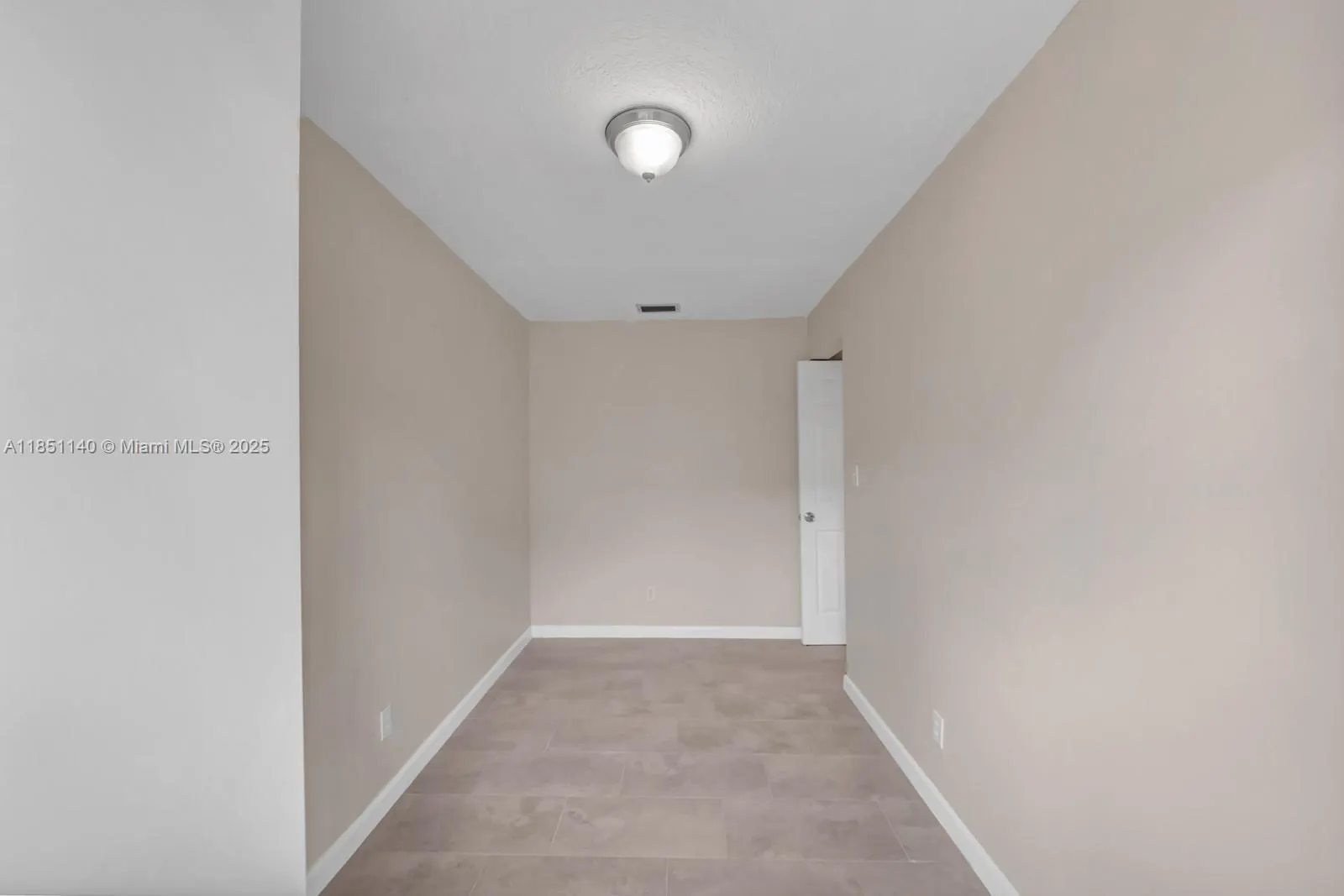 2610 Riverland Dr