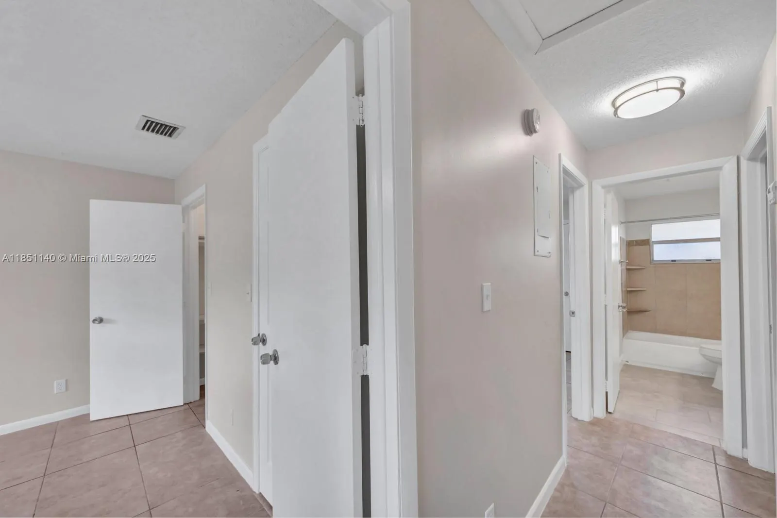 2610 Riverland Dr