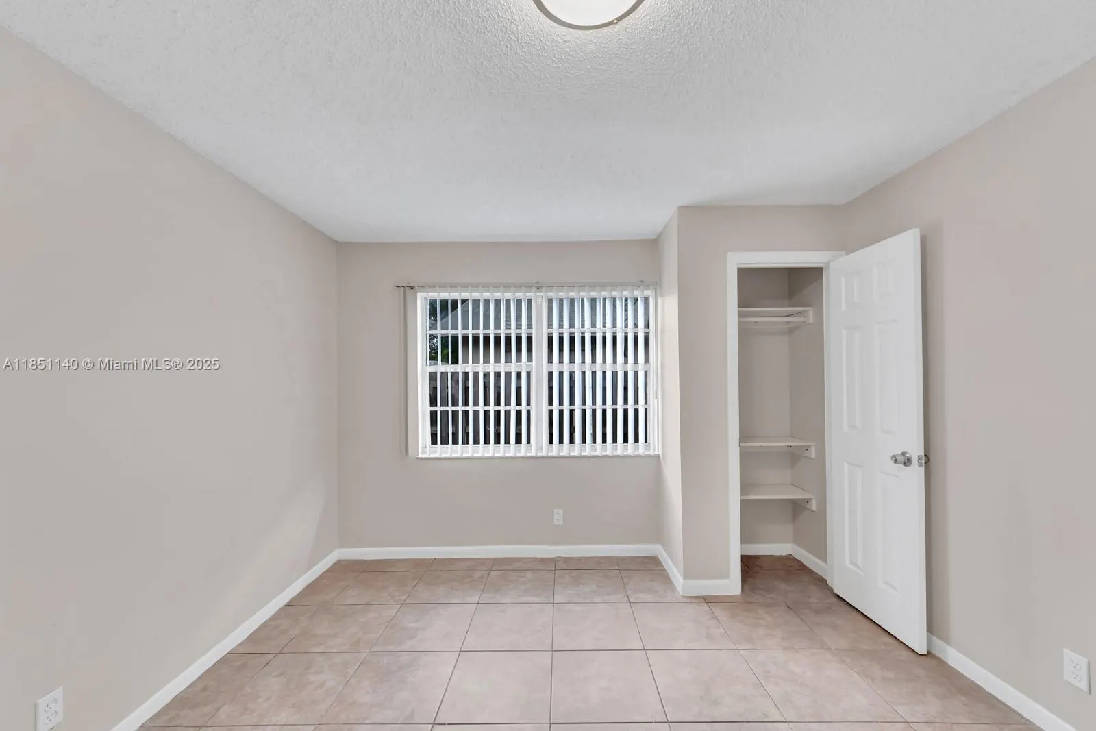 2610 Riverland Dr