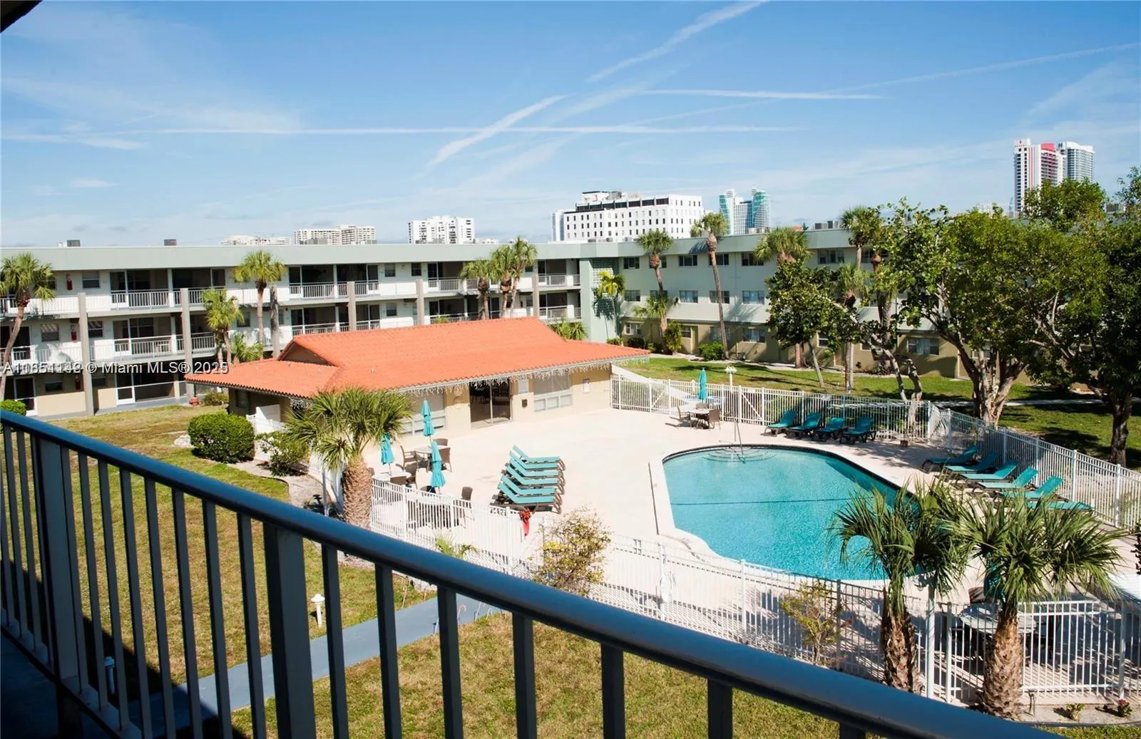 270 Layne Blvd, #305