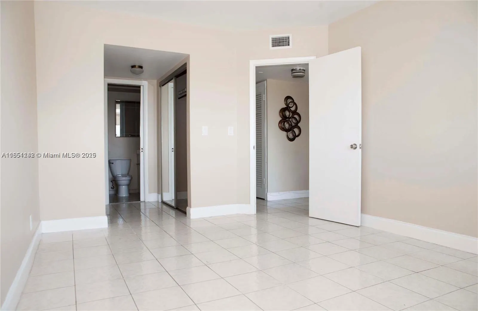 270 Layne Blvd, #305