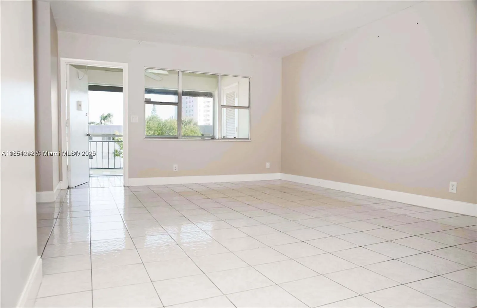 270 Layne Blvd, #305