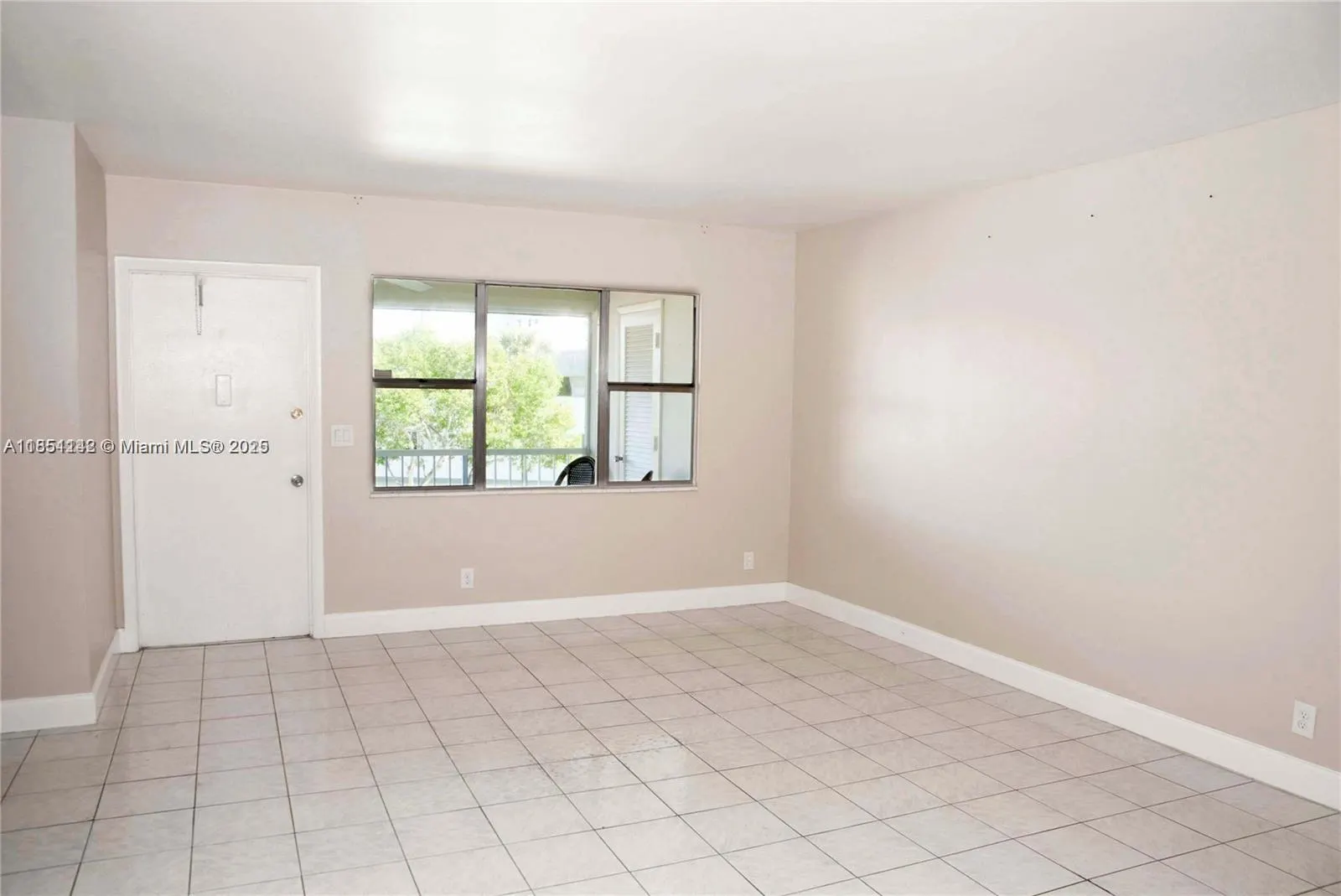 270 Layne Blvd, #305