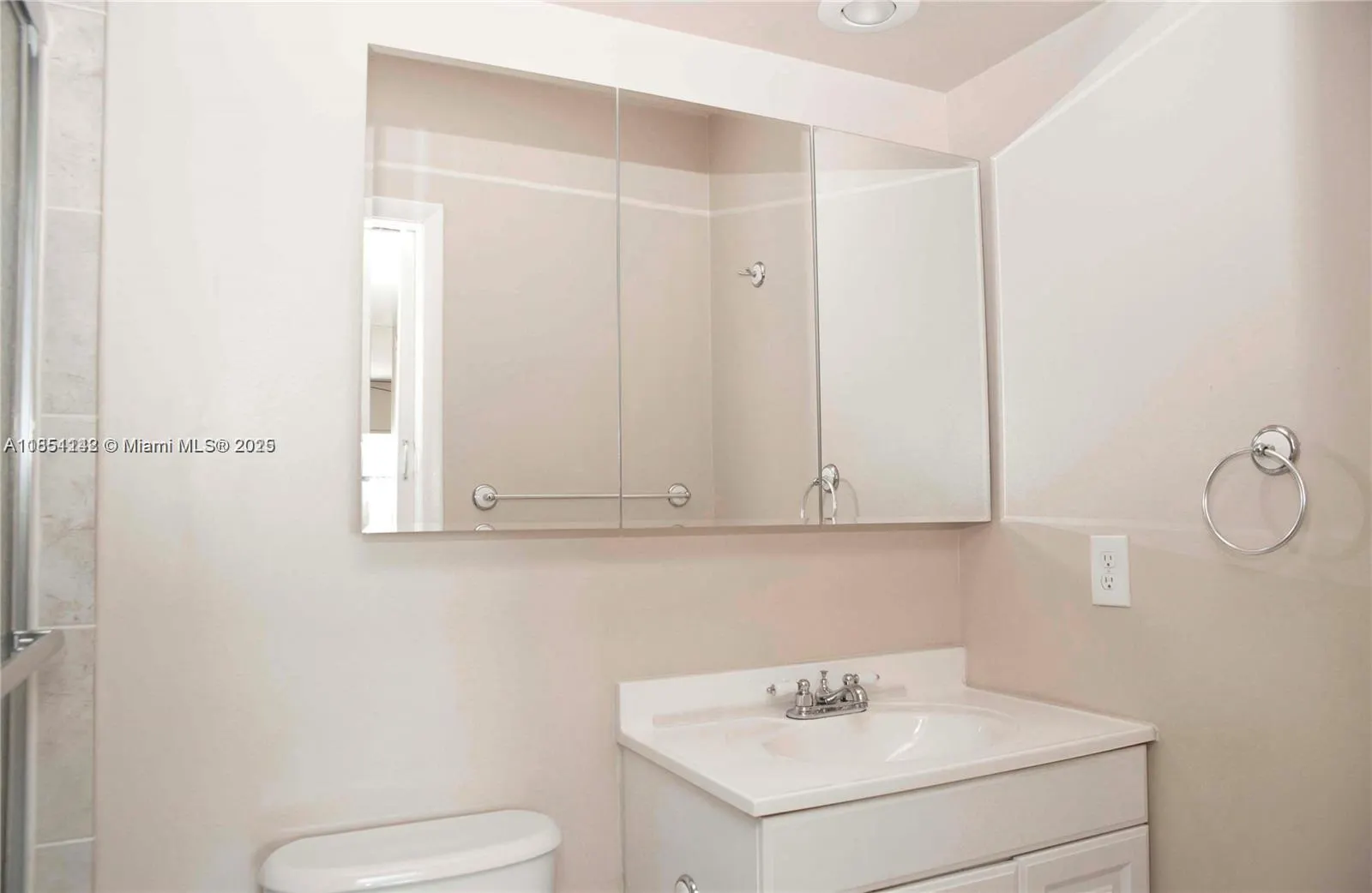 270 Layne Blvd, #305
