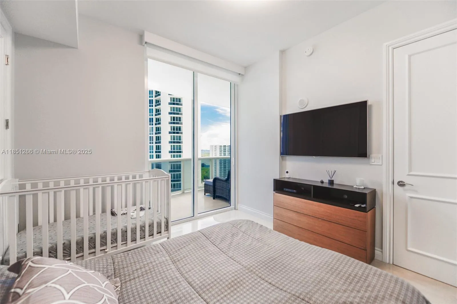 15901 Collins Ave, #1602