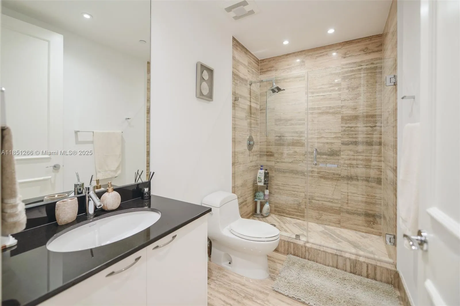 15901 Collins Ave, #1602