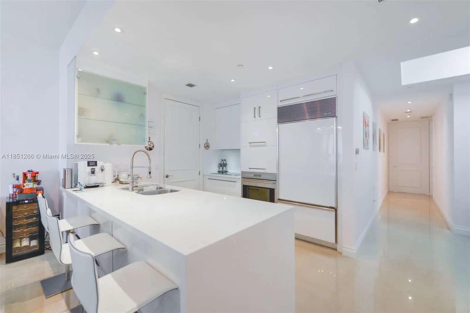 15901 Collins Ave, #1602