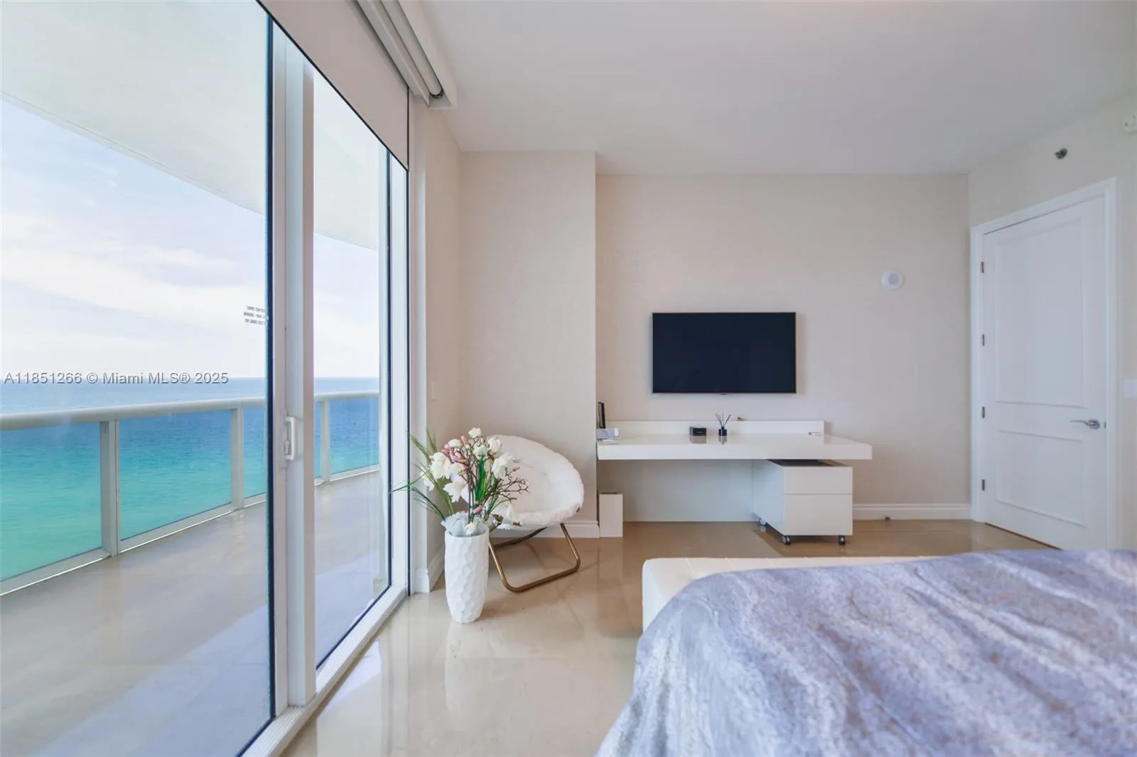 15901 Collins Ave, #1602
