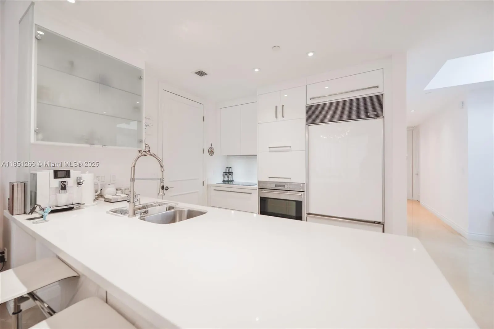15901 Collins Ave, #1602