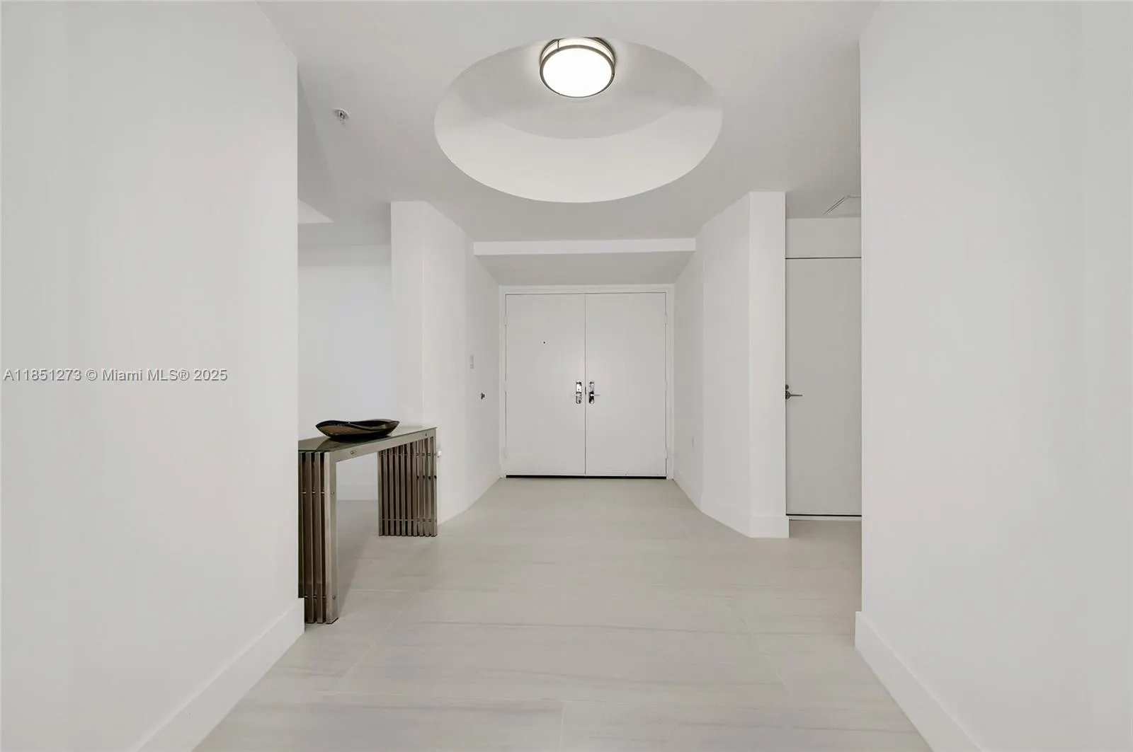 16275 Collins Ave, #801