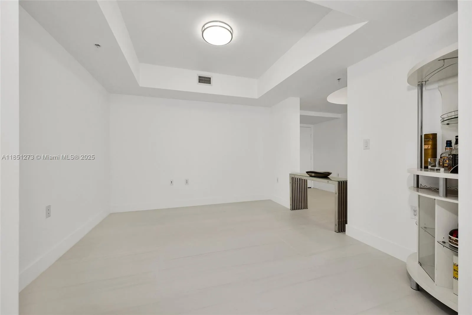 16275 Collins Ave, #801