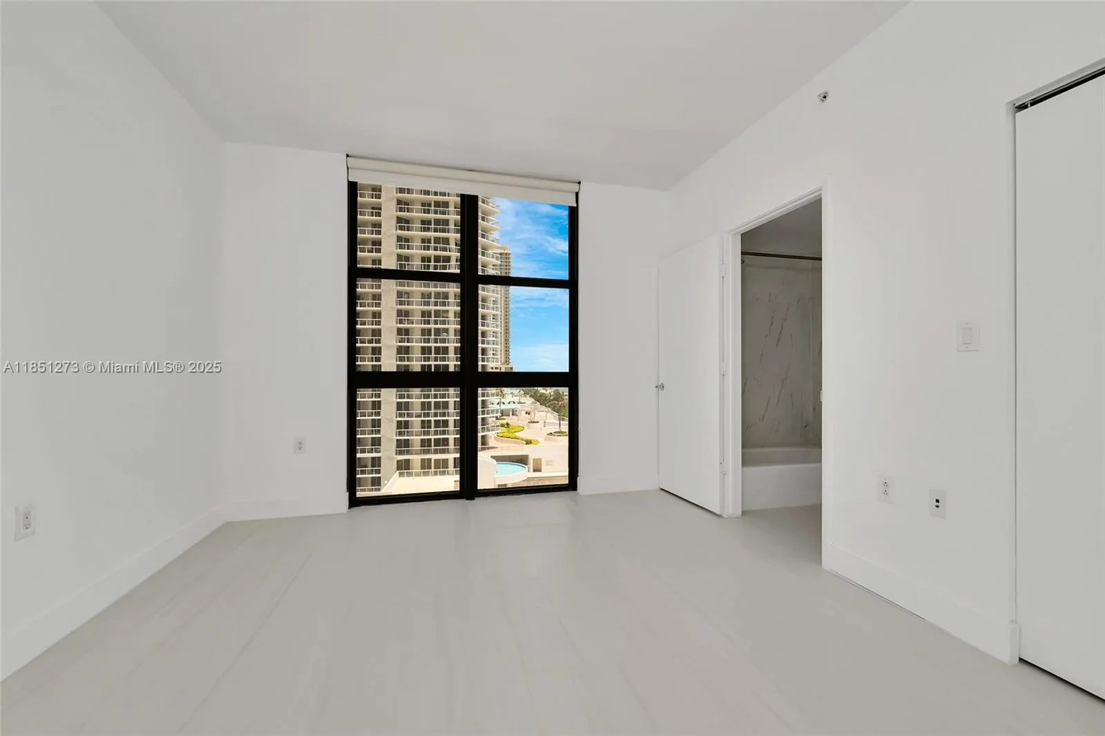 16275 Collins Ave, #801
