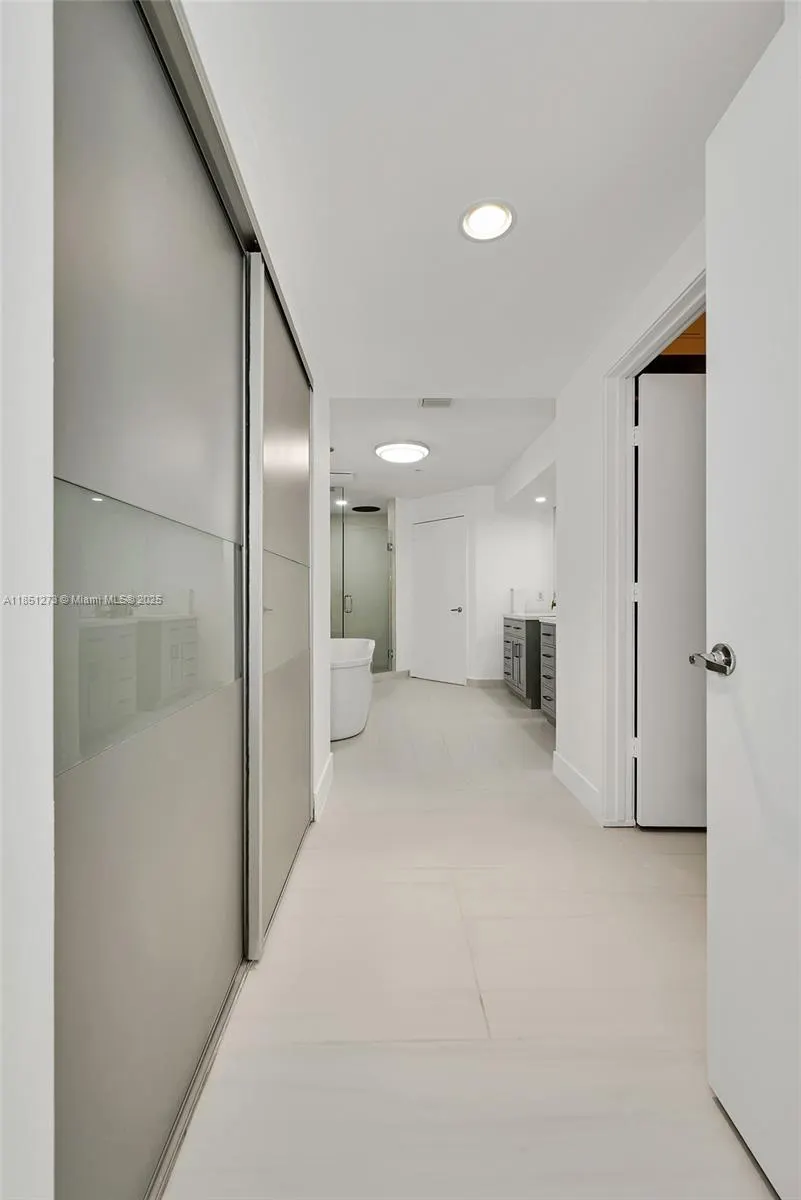 16275 Collins Ave, #801