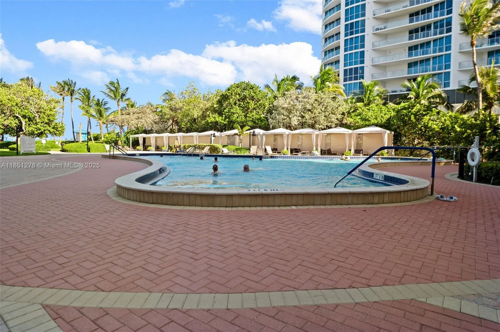 3000 S Ocean Dr, #102
