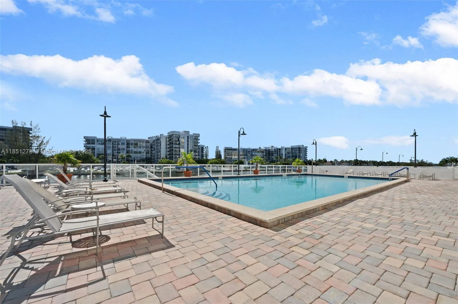 3000 S Ocean Dr, #102