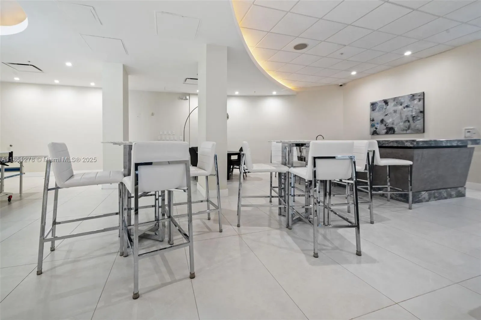 3000 S Ocean Dr, #102