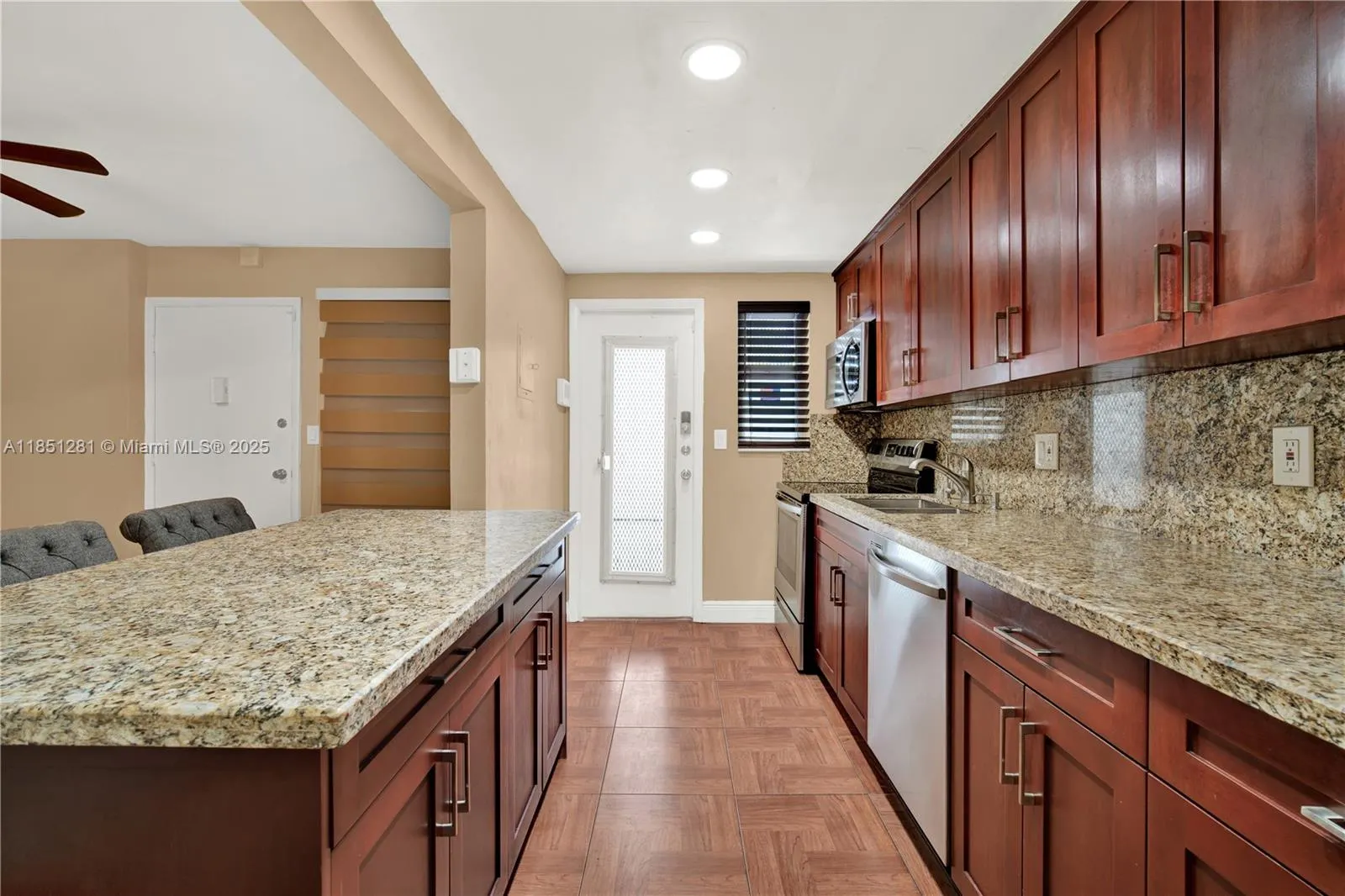 1340 Lincoln Rd, #207