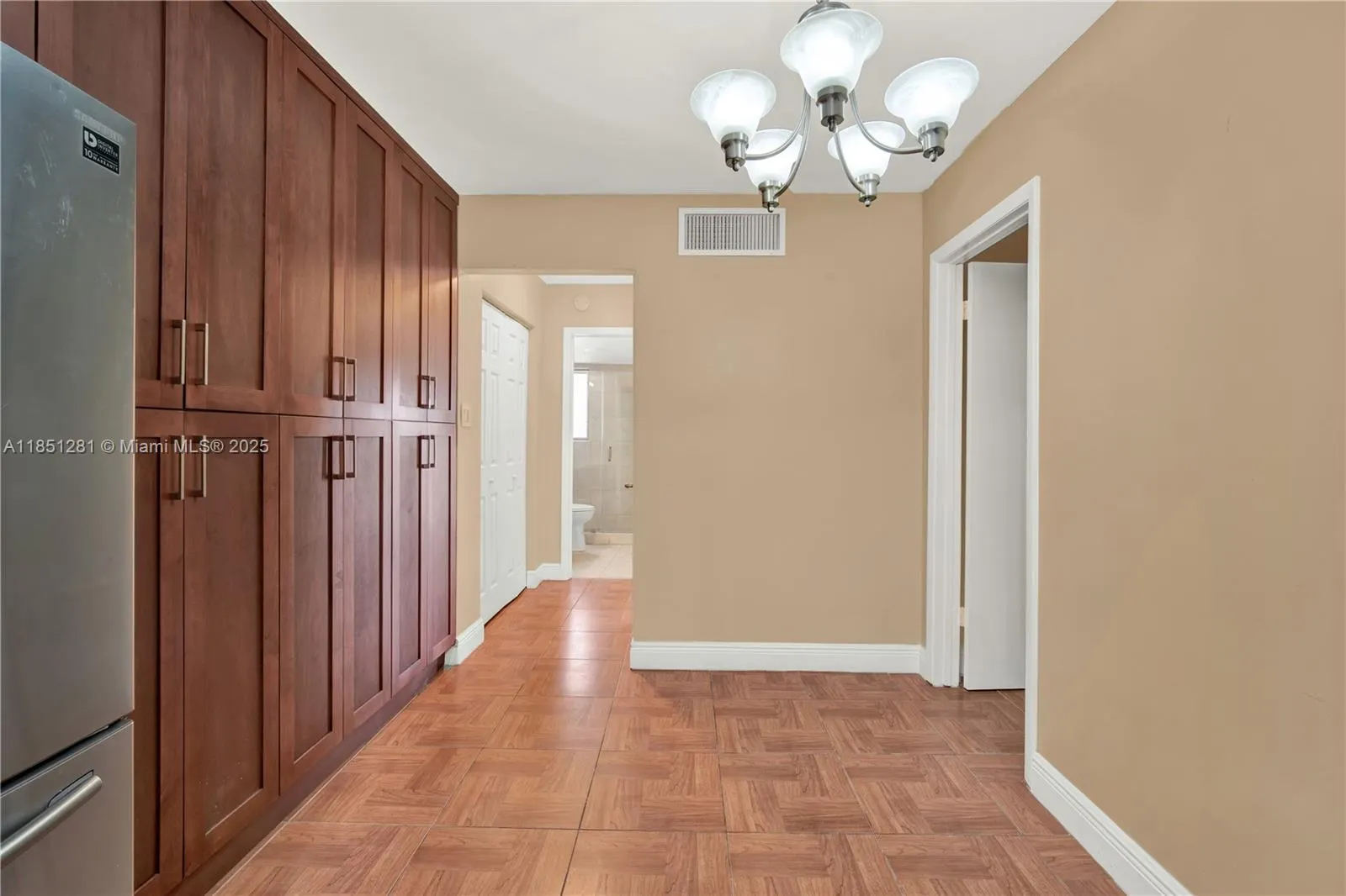 1340 Lincoln Rd, #207