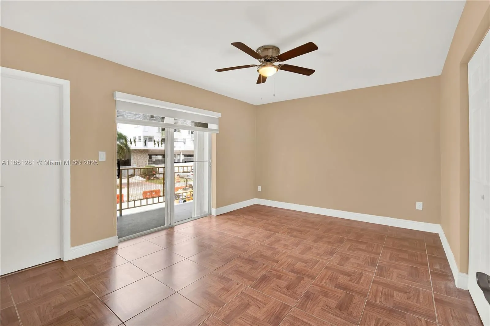 1340 Lincoln Rd, #207