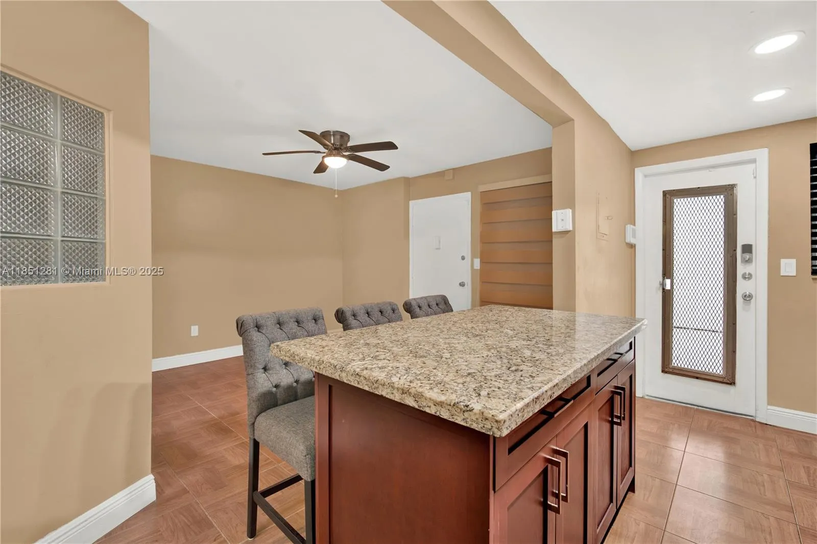 1340 Lincoln Rd, #207