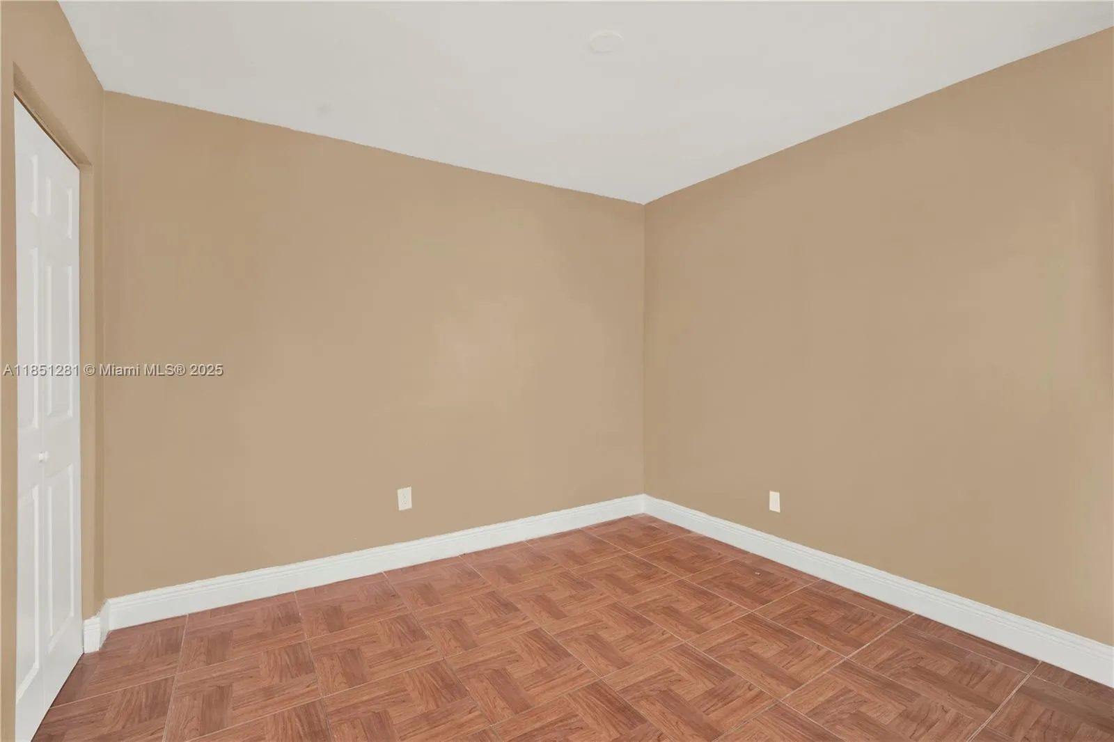 1340 Lincoln Rd, #207
