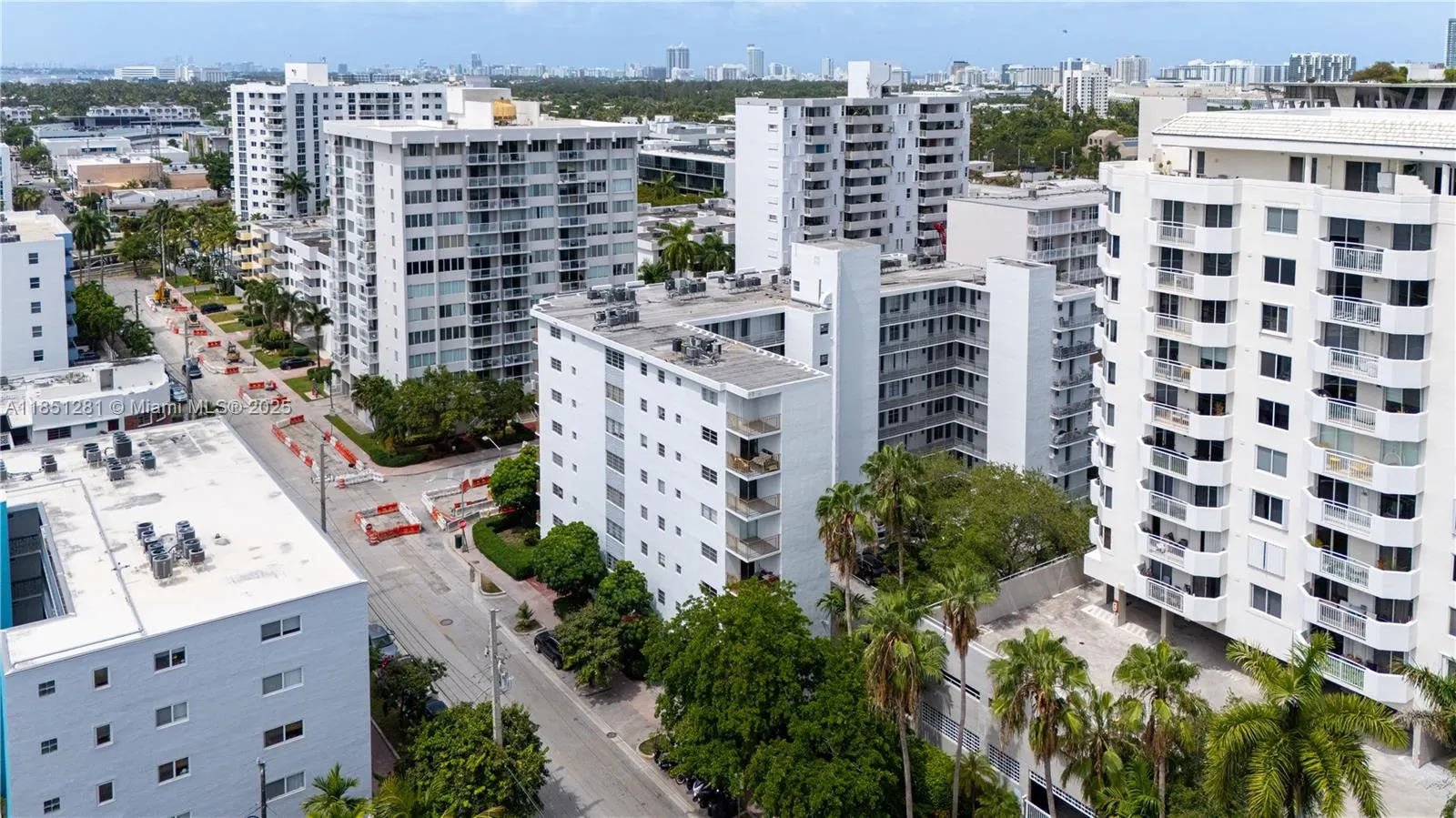 1340 Lincoln Rd, #207