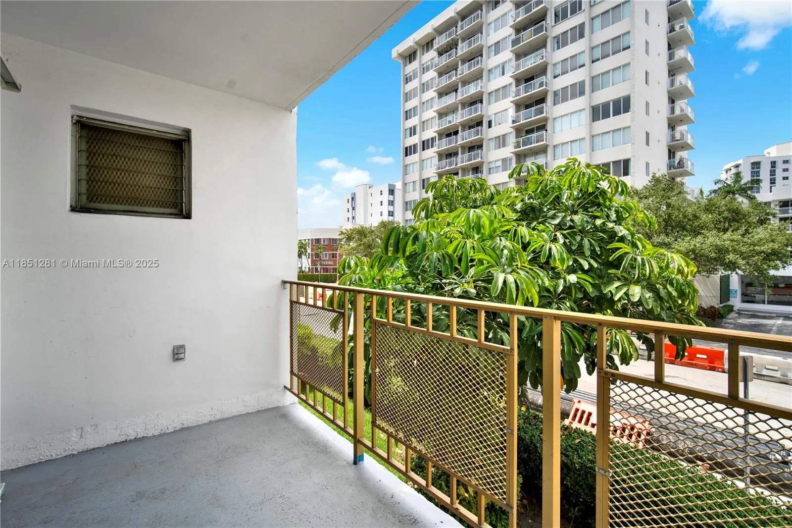 1340 Lincoln Rd, #207
