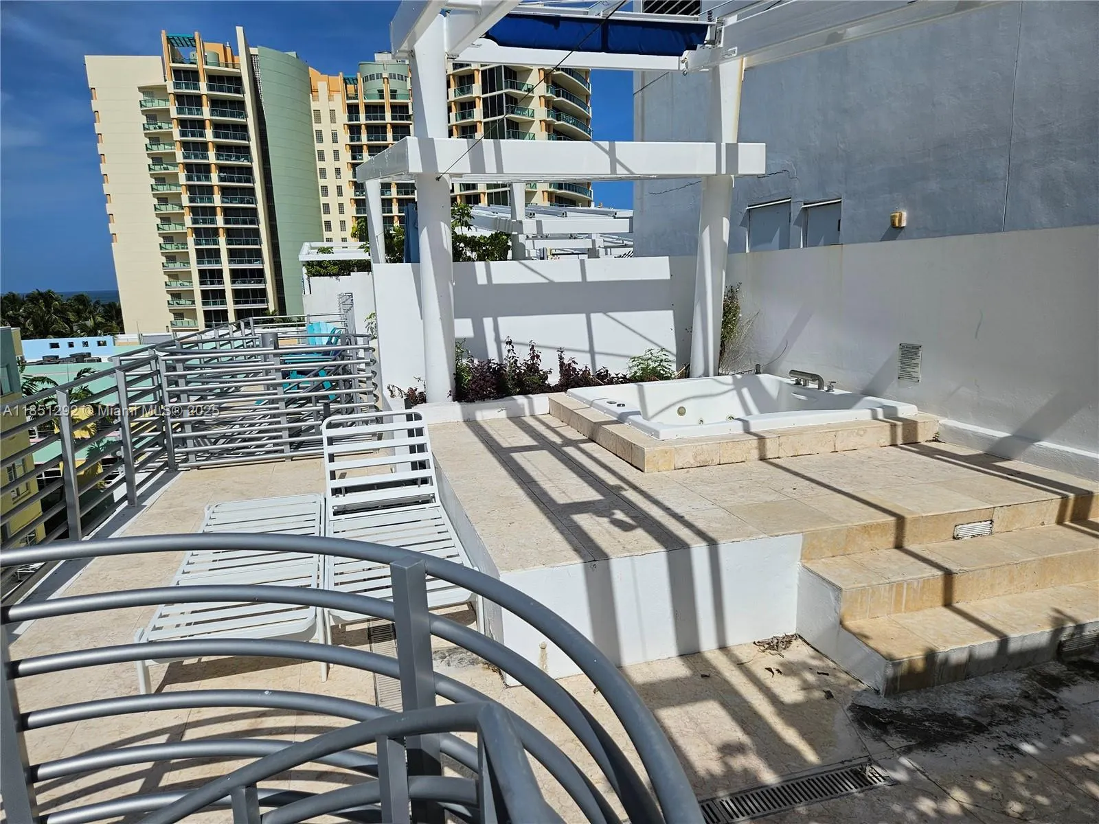 1437 Collins Ave, #PH18