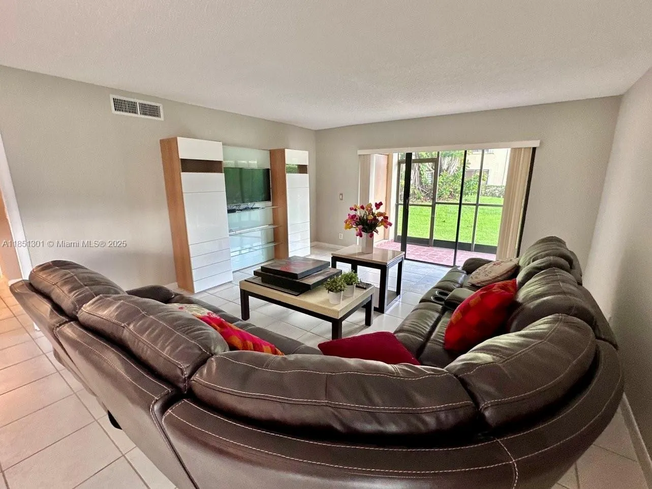 366 Lakeview Dr, #104