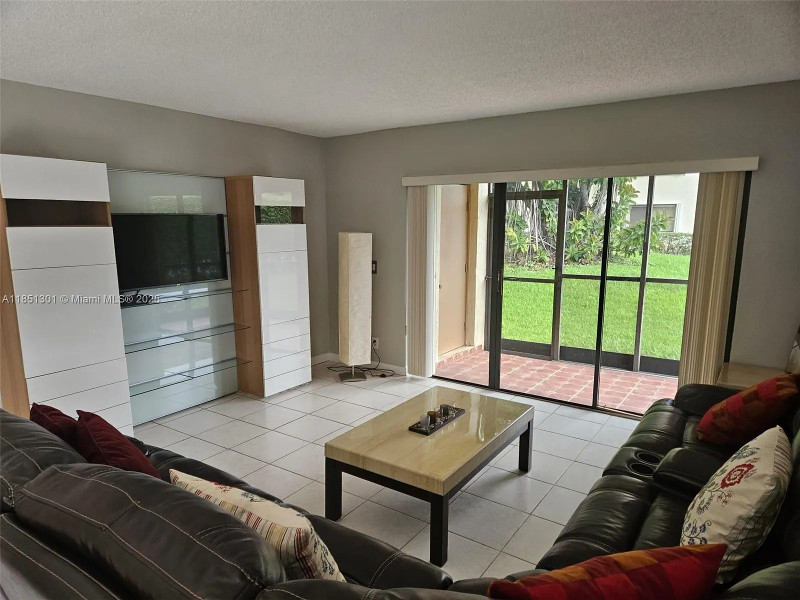 366 Lakeview Dr, #104