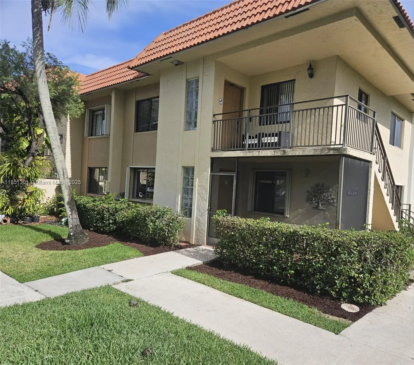 366 Lakeview Dr, #104