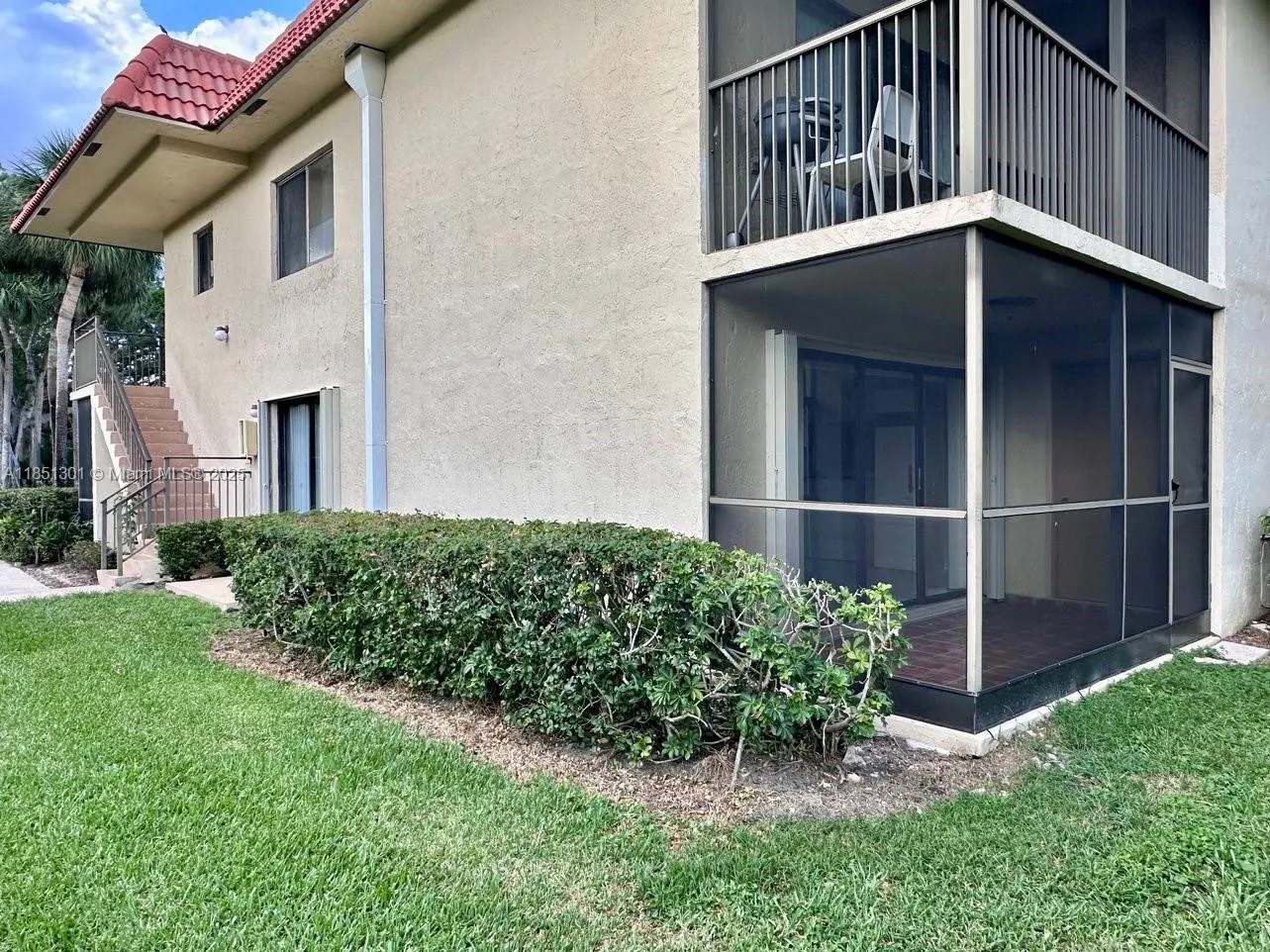 366 Lakeview Dr, #104