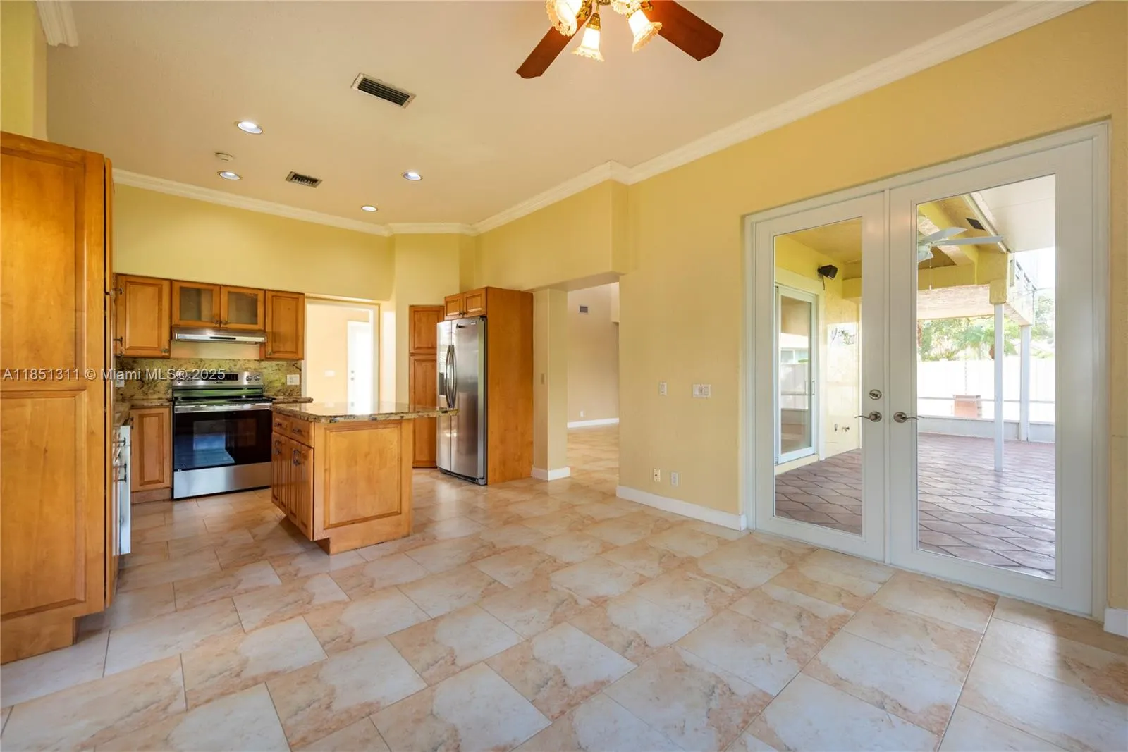 1075 San Luis Rey