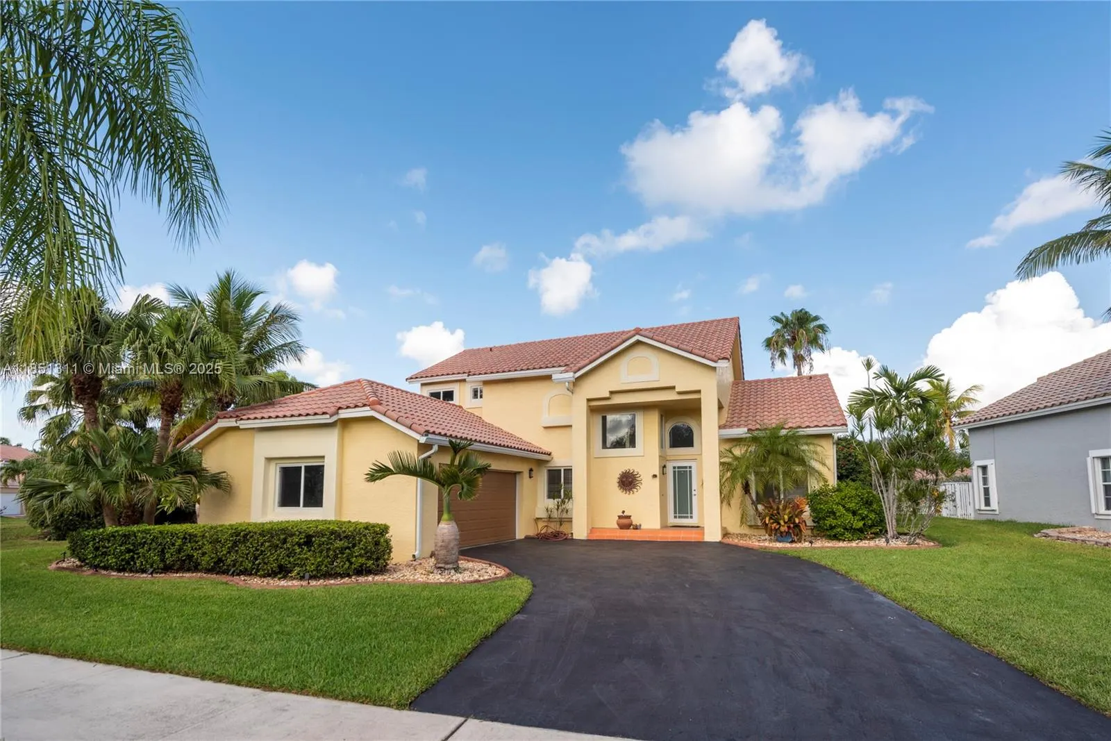 1075 San Luis Rey