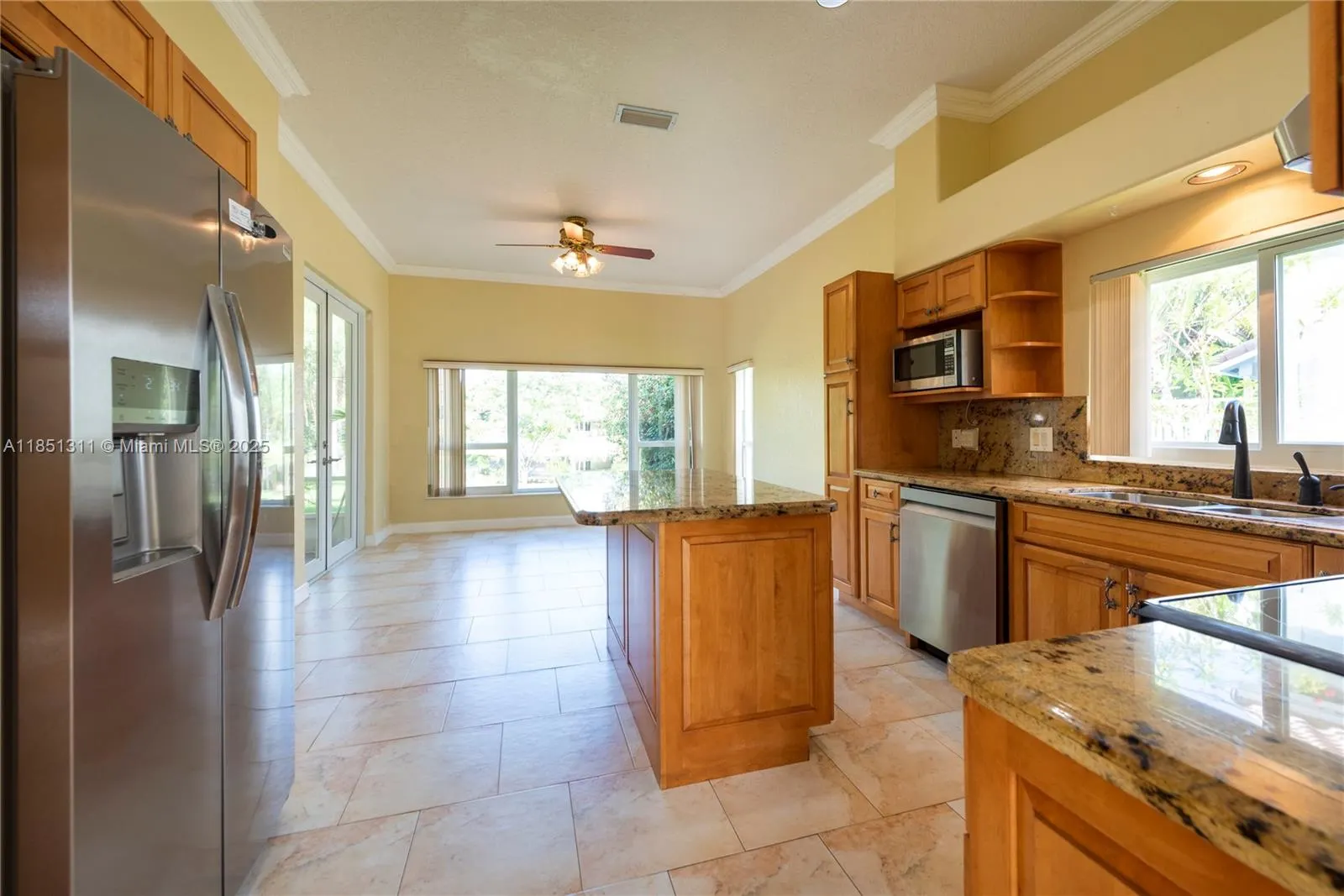 1075 San Luis Rey