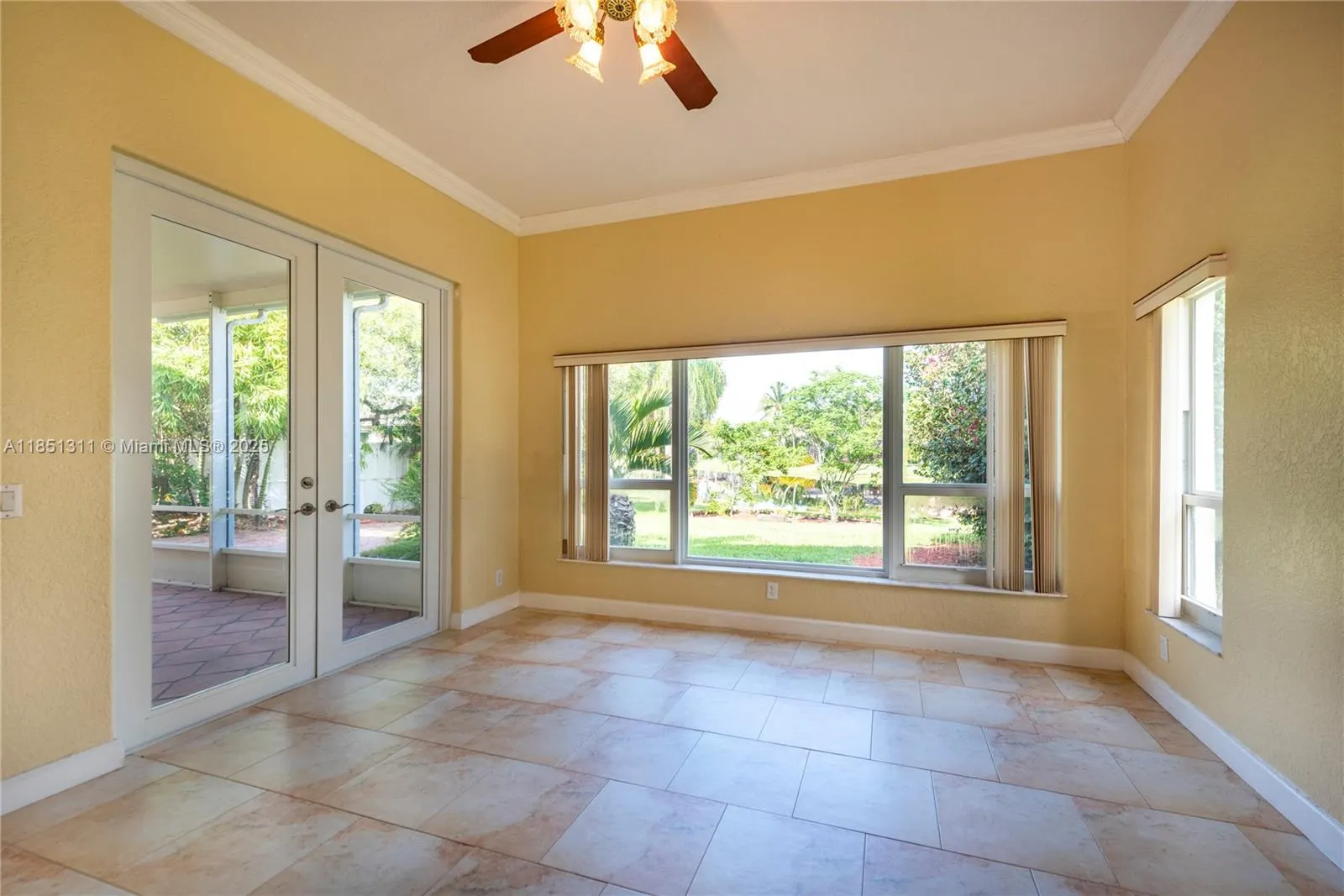 1075 San Luis Rey