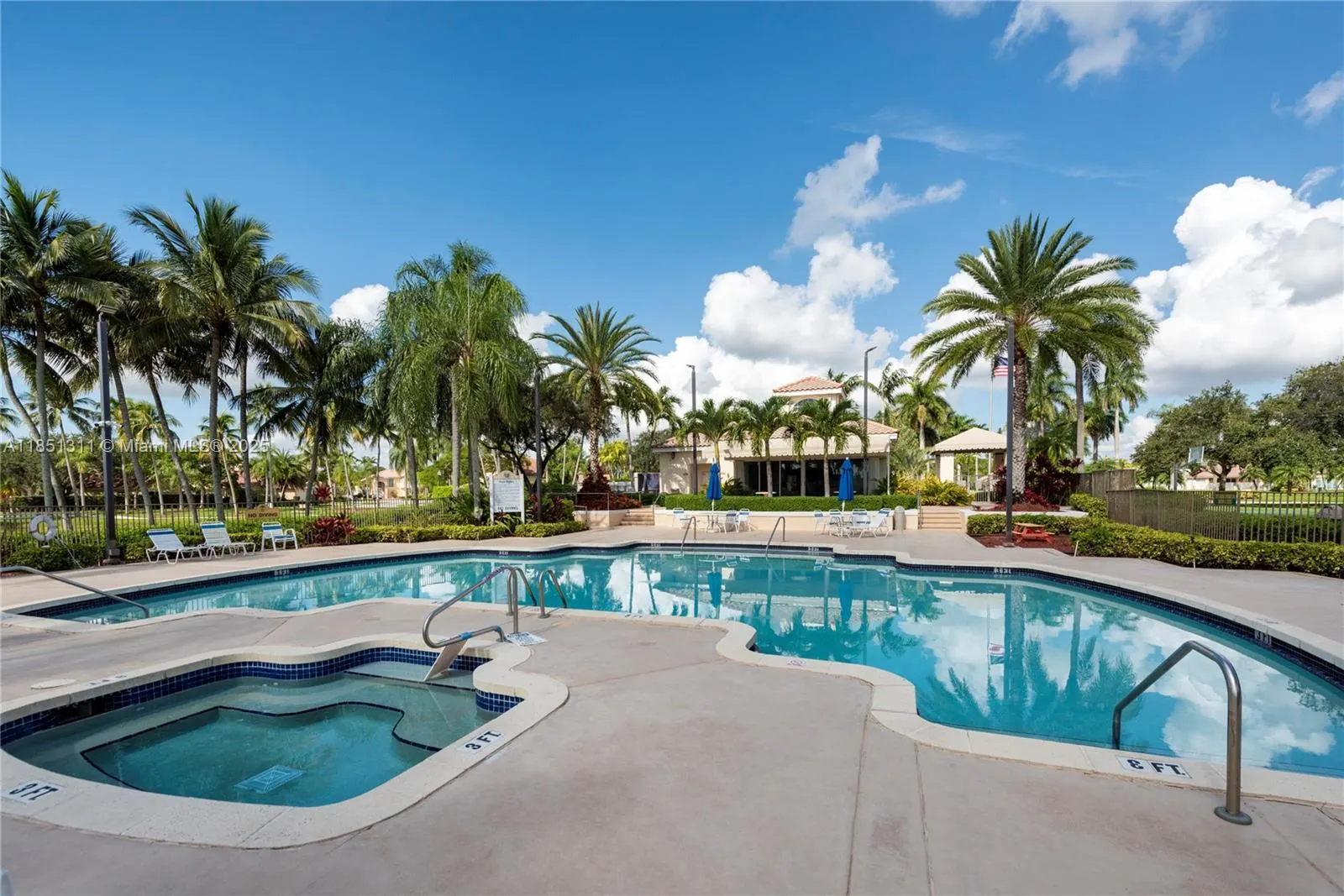 1075 San Luis Rey