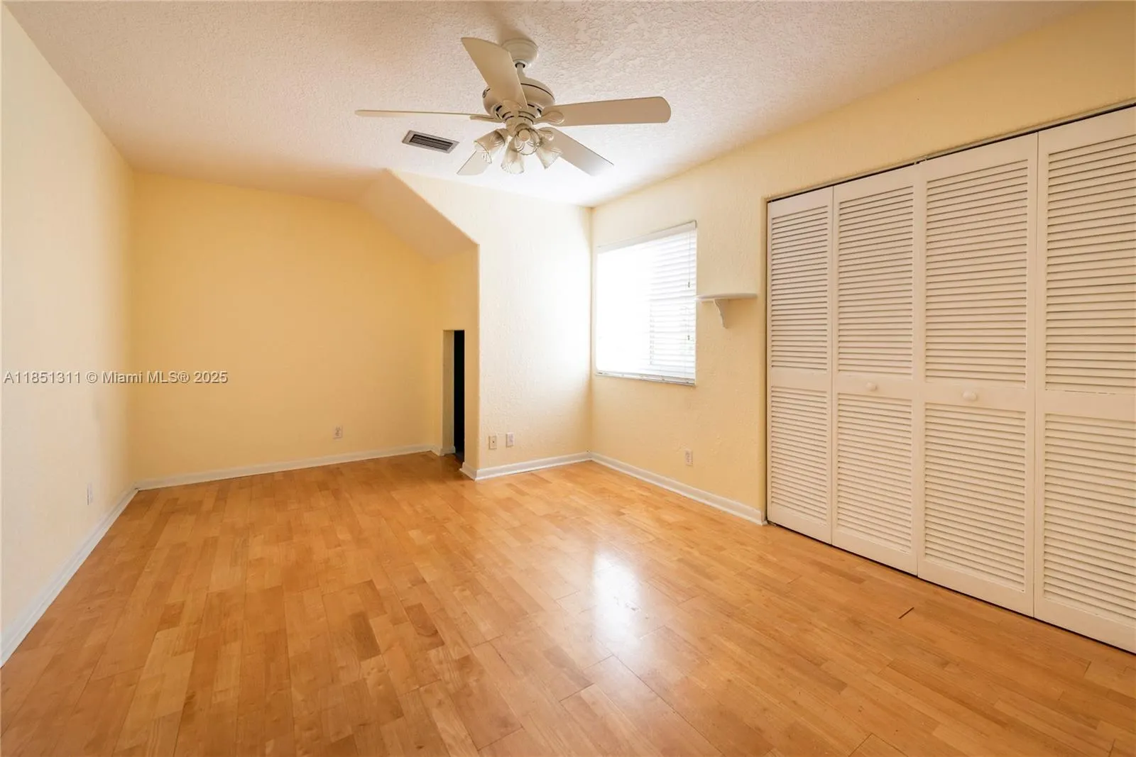 1075 San Luis Rey