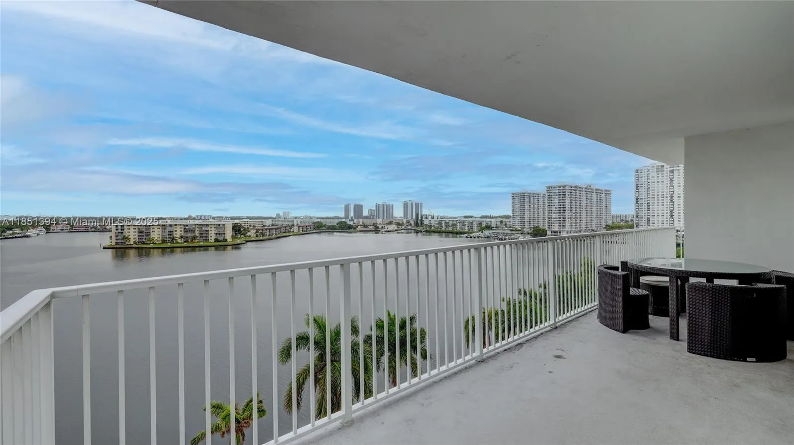 2851 NE 183rd St, #817E