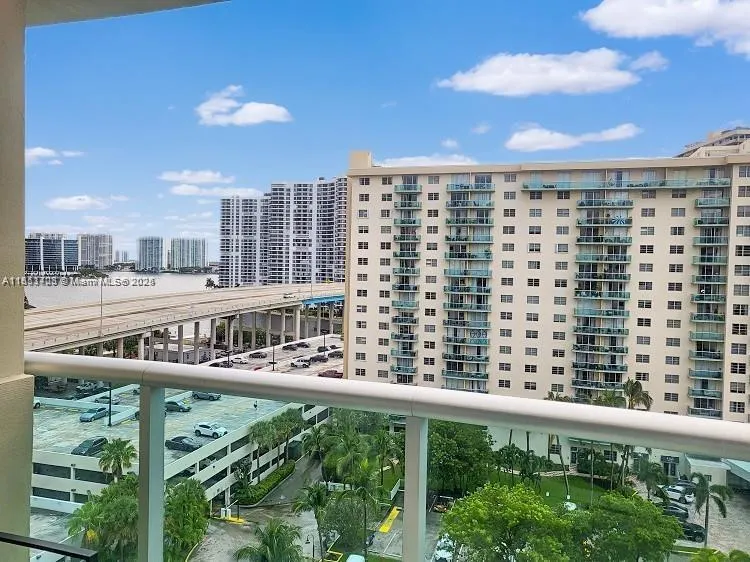 19380 Collins Ave, #1107