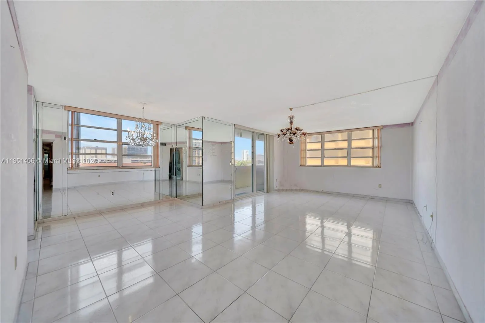 1833 S Ocean Dr, #511