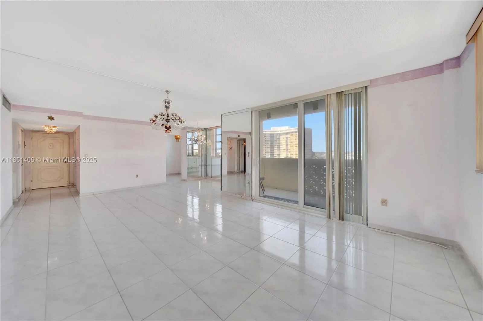 1833 S Ocean Dr, #511