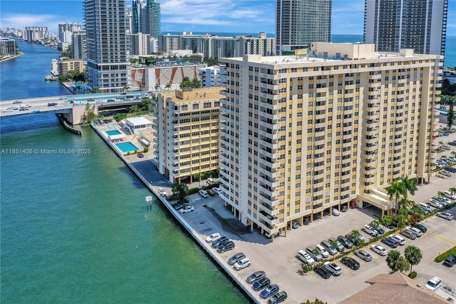 1833 S Ocean Dr, #511