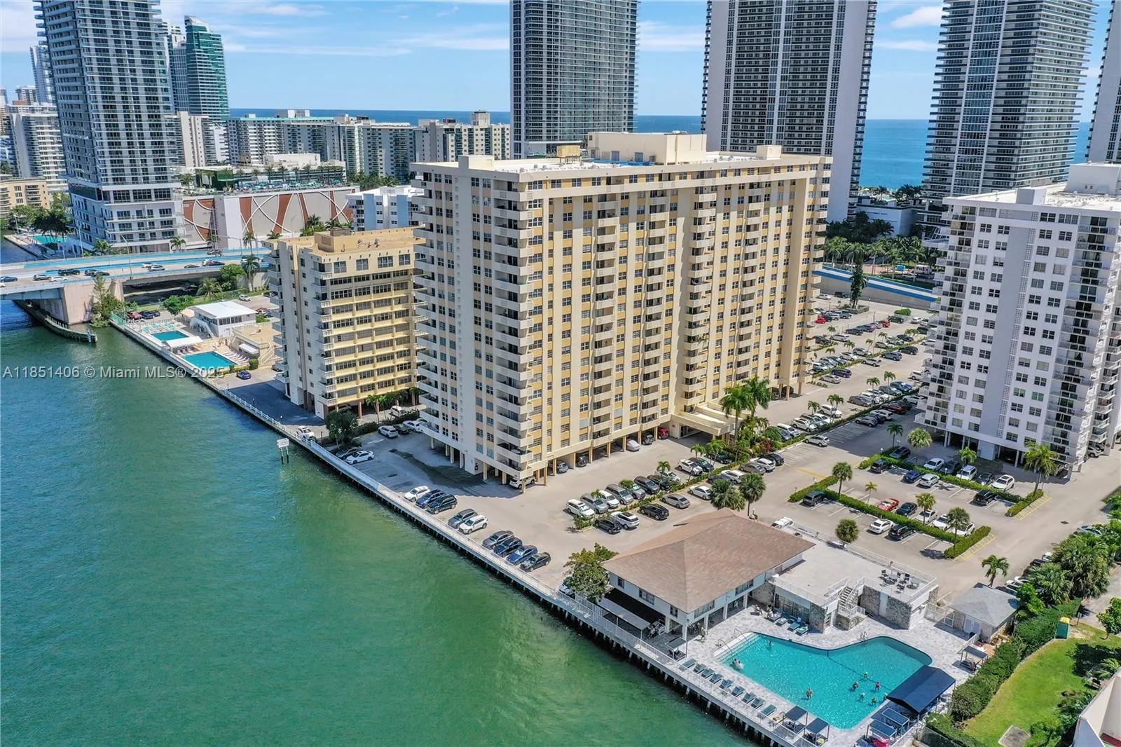 1833 S Ocean Dr, #511