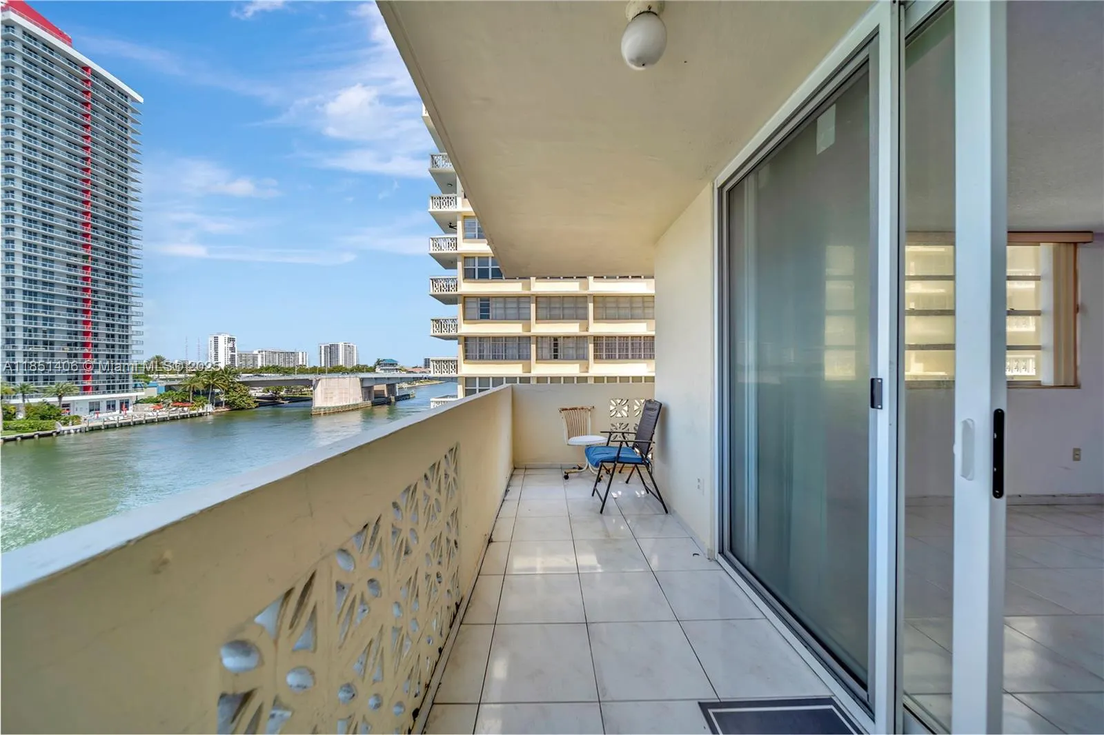 1833 S Ocean Dr, #511