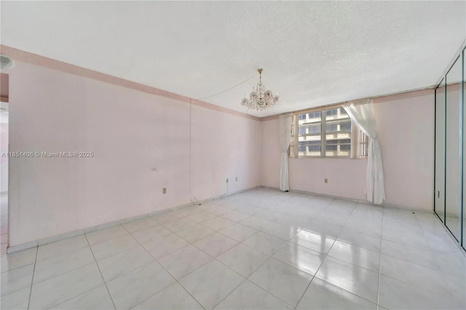 1833 S Ocean Dr, #511
