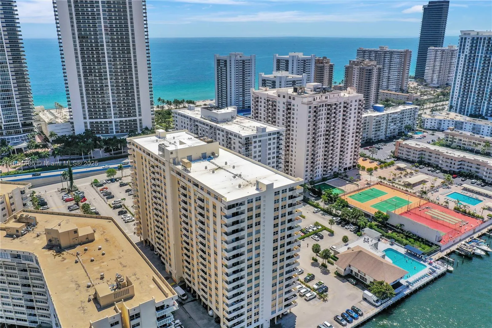 1833 S Ocean Dr, #511