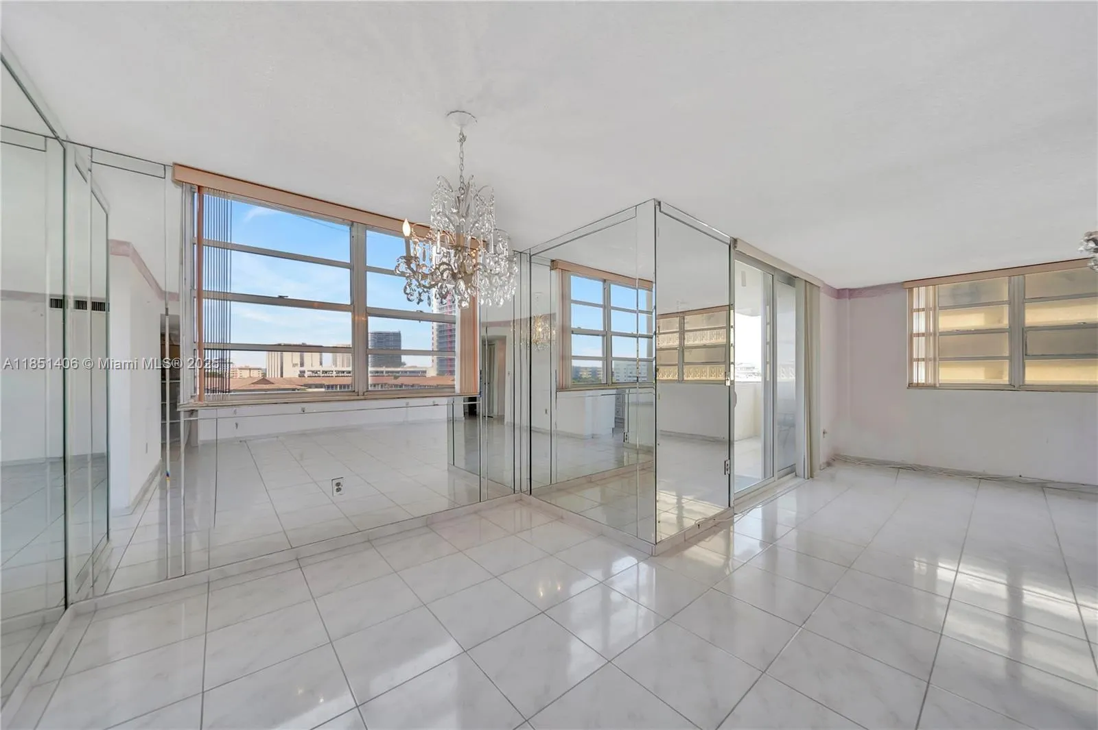 1833 S Ocean Dr, #511